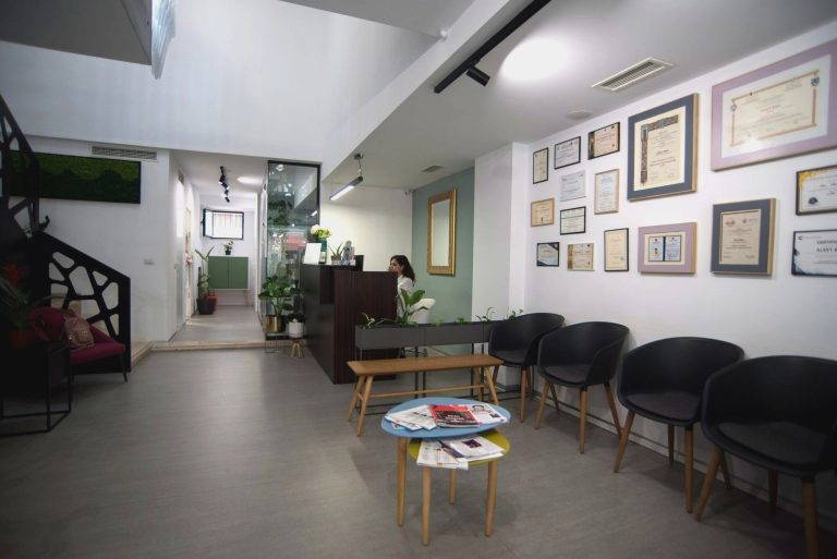 Reception of Roma Dental Clinic in Durrës